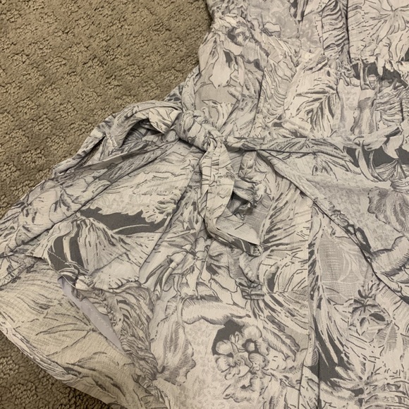 Gray Floral Strapless Romper - Picture 2 of 4